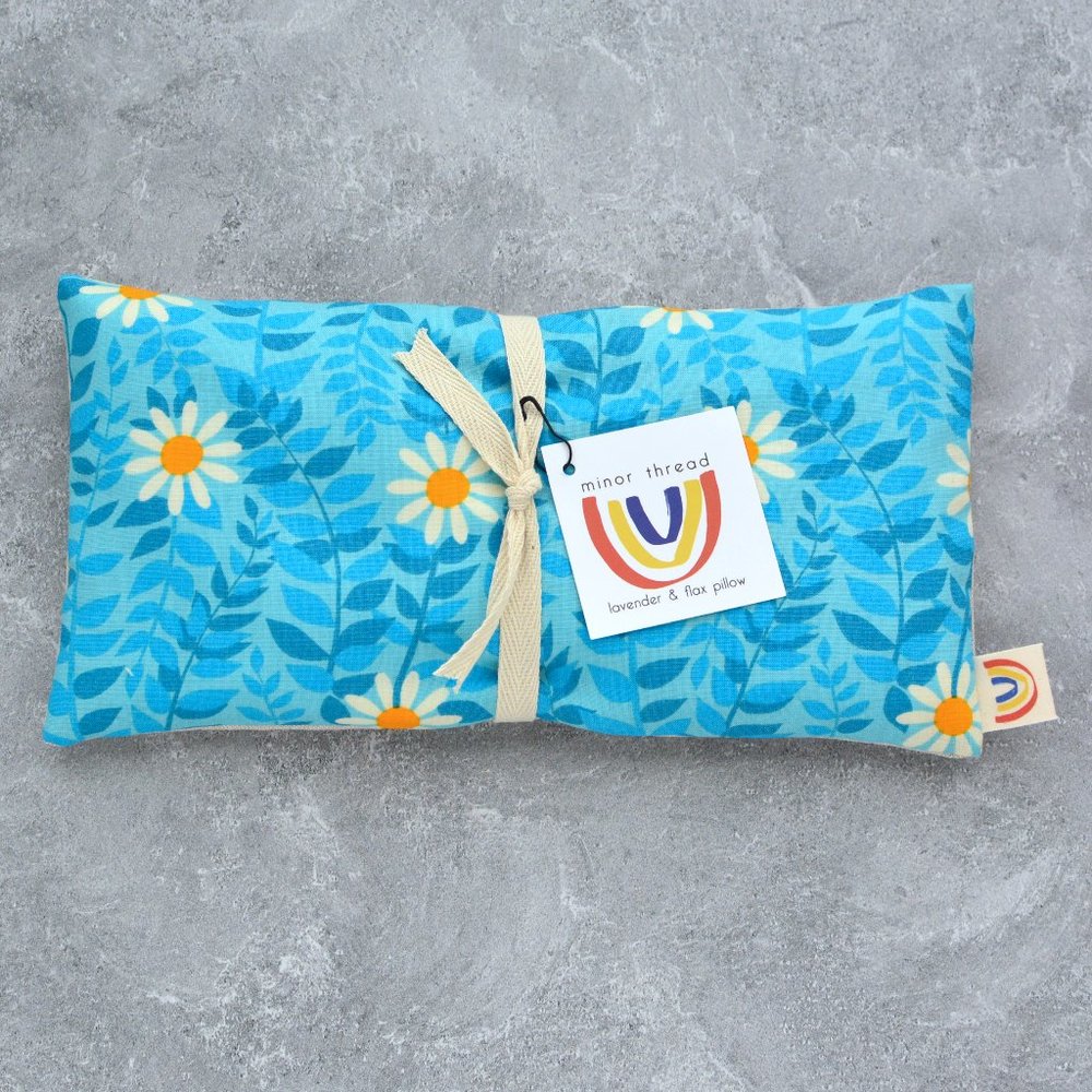 Lavender Weighted Eye Pillow Hot Cold Therapy Pack in Blue Floral Daisy - Mint